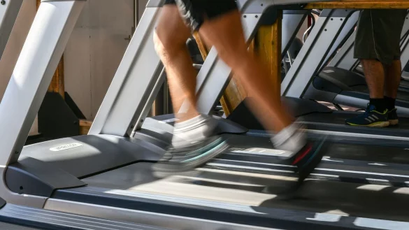 Fitnessstudio - &copy; Foto: Jens Kalaene/dpa-Zentralbild/dpa