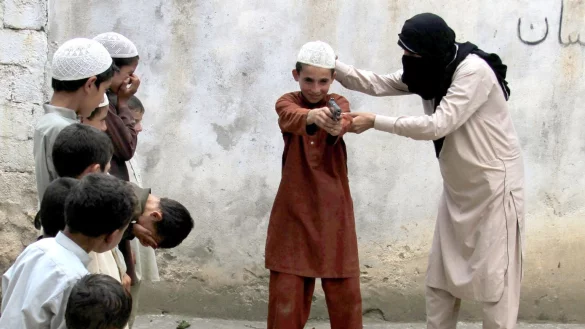 IS trainiert Kinder an Waffen - &copy; Foto: Ghulamullah Habibi