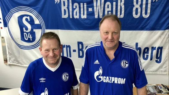 Blau-Wei&szlig; durch und durch: Thomas Brehm (links) und J&uuml;rgen Dreier. - &copy; J&ouml;rg Hagemann