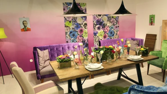 Geheimtipp: Knallige Polstermöbel von Barnickel. - © Frank-Michael Kiel-Steinkamp