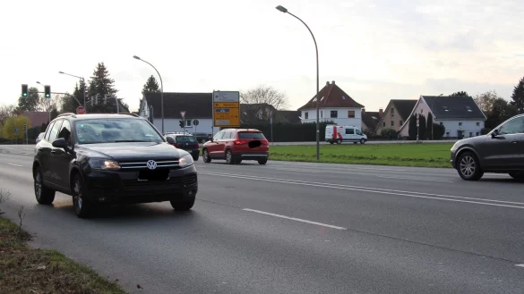Die Bundesstra&szlig;e 239 zwischen Detmold und Lage erh&auml;lt in K&uuml;rze eine neue Oberfl&auml;che. Betroffen sind ein St&uuml;ck des Nordrings (vorne) und die Lagesche Stra&szlig;e (hinten). - &copy; Jana Beckmann