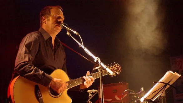 Funny van Dannen singt Lieder voller Sprachwitz. - &copy; FOTO: RAINER SCHMIDT