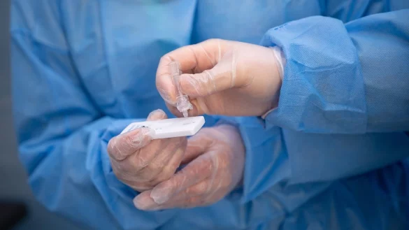 Schnelltest-Start - &copy; Foto: Sebastian Gollnow/dpa