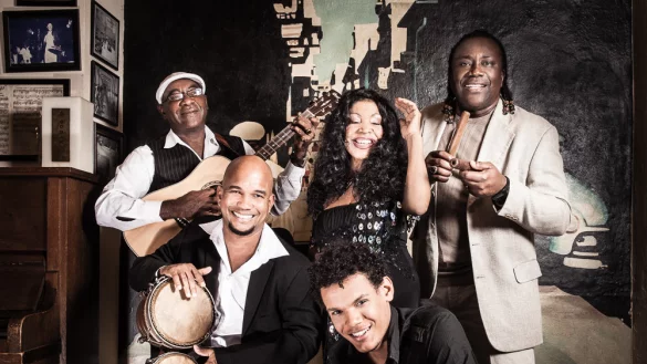 Spielen kubanische Musik: Yaqueline Castellanos und „Cuba Percussion & Friends" kommen nach Bad Meinberg. - © Mirko Joerg Kellner