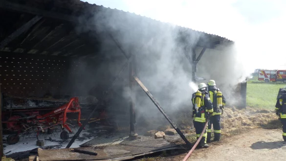 Scheunenbrand Erder. - © Freiwillige Feuerwehr Kalletal