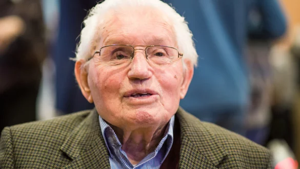 Sagte am Freitag vor dem Detmolder Landgericht aus: Zeuge Jakob Wendel. - © dpa