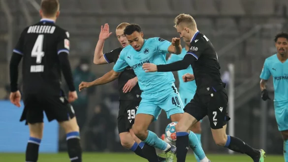 Arminia Bielefeld - SpVgg Greuther F&uuml;rth - &copy; Foto: Friso Gentsch/dpa