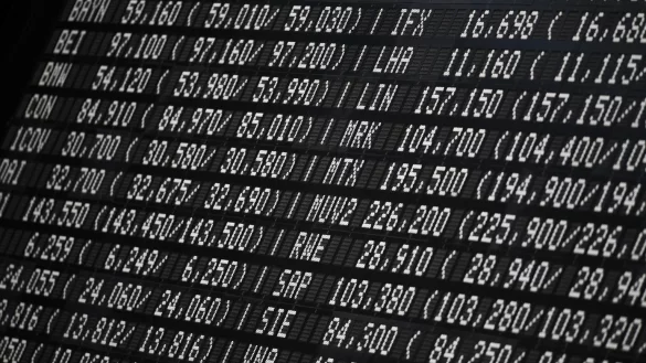Aktienkurse - &copy; Foto: Arne Dedert/dpa/dpa-tmn