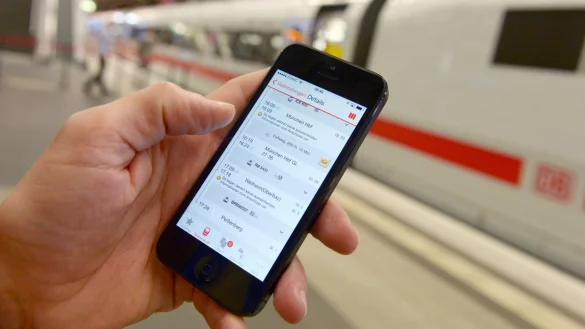 DB-Navigator-App - &copy; Foto: Rainer Jensen /dpa