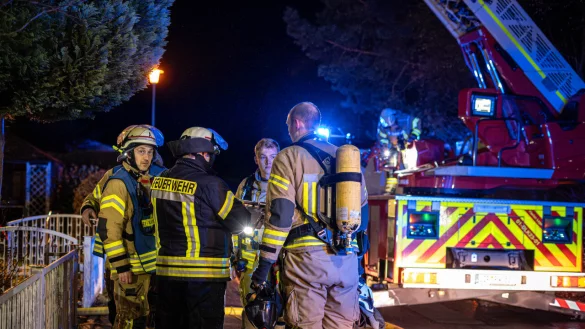 Rund 50 Einsatzkr&auml;fte waren in Waddenhausen im Einsatz. - &copy; Freitag TV
