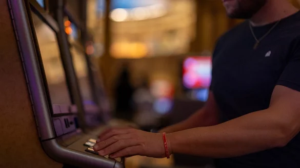 Stoffungebundene Süchte werden auch Verhaltenssüchte genannt. Zu ihnen zählen zum Beispiel Medien-, Kauf- oder Glücksspielsucht. - © Symbolbild: Pixabay