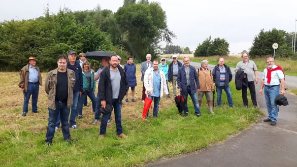 An der Afrikastra&szlig;e/Ecke L&uuml;ckhauser Stra&szlig;e k&ouml;nnte gebaut werden. B&uuml;rger waren mit der SPD vor Ort. - &copy; SPD-OV Hagen/Hardissen