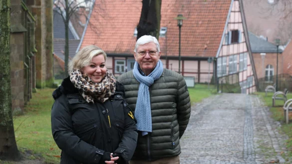 Fee Nina Oulhaj und Helmut Becker sind der neue Vorstand des Salzufler Kinderschutzbundes. - &copy; Alexandra Schaller