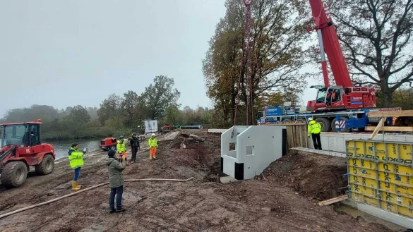 Die technischen Bauwerke am Damm des Norderteiches sind installiert. - © Landesverband Lippe