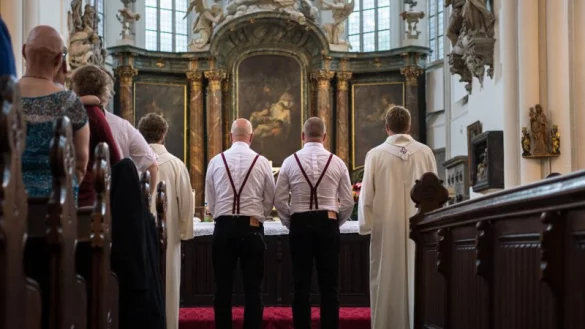 Ehe f&uuml;r alle - weiterhin nur als "Mann und Frau" - &copy; dpa/Wolfram Kastl