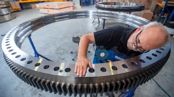 Metallbranche - &copy; Foto: Jens B&uuml;ttner/dpa-Zentralbild/dpa