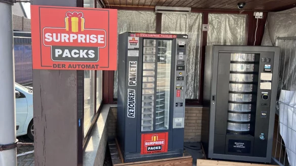 Bis vor kurzem gab es die sogenannten Surprise-Packs auch in Blomberg-Istrup. Ein Automat ist inzwischen abgebaut, auch in Detmold steht keiner mehr. - © Seda Hagemann