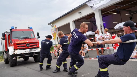 Zentimeter f&uuml;r Zentimeter k&auml;mpften die Teams um den Sieg. - &copy; Freitag TV