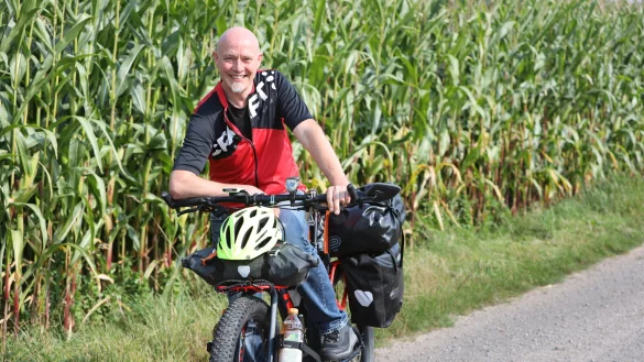 Matthias Schlattmeier ist startklar, um kommende Woche zu einer mindestens dreiw&ouml;chtigen Radtour durch die T&uuml;rkei aufzubrechen. - &copy; Nicole Sielermann