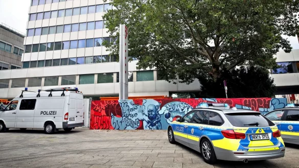 T&ouml;dlicher Unfall am Telekom-Hochhaus. Die Ermittlungen zur Ursache dauern inzwischen zehn Monate an. - &copy; Sarah Jonek