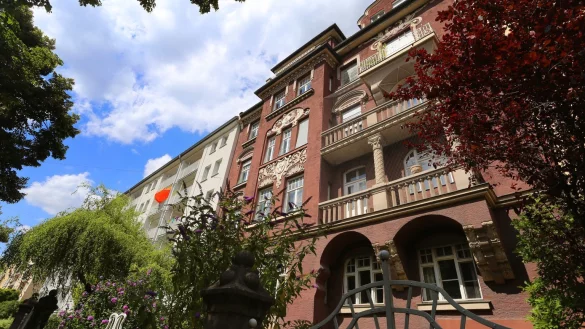 Altbau - &copy; Foto: Karl-Josef Hildenbrand