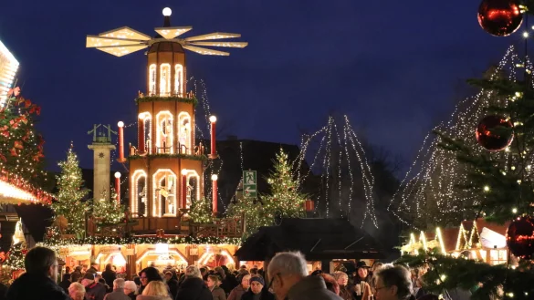 Die Pyramide auf dem Bad Salzufler Weihnachtstraum geh&ouml;rt dazu. - &copy; Alexandra Schaller