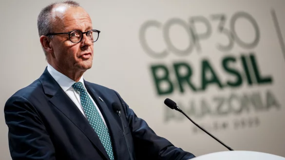 Nach der "Stadtbild"-Debatte stehen erneut Aussagen von Bundeskanzler Friedrich Merz in der Kritik. - &copy; picture alliance/dpa