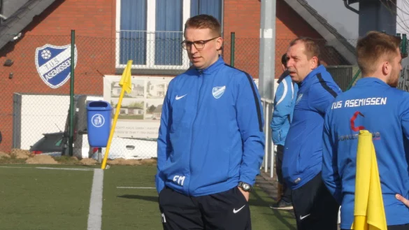 Arbeiten nur noch bis zum Saisonende Seite an Seite: Florian M&uuml;ller (vorne) und sein Co Jens B&ouml;ttcher. - &copy; Sebastian Lucas