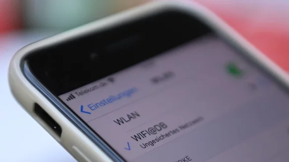 Bahn startet kostenloses WLAN an mehr als 100 Bahnh&ouml;fen - &copy; Foto: Britta Pedersen/dpa-Zentralbild/dpa