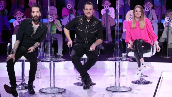 &bdquo;The BossHoss" mit ihrem Superfan Marleen. - &copy; Mediengruppe RTL