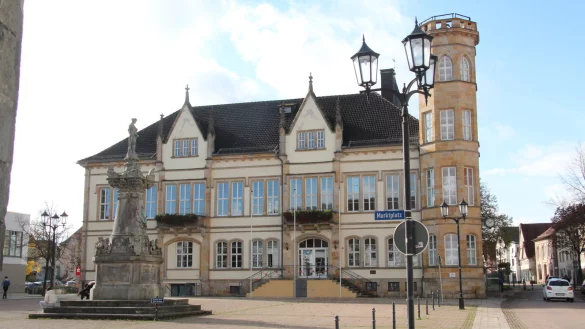 Die Stadt lässt ihr Archivgut im Kreisarchiv und nicht im Rathaus archivieren. - © Cordula Gröne