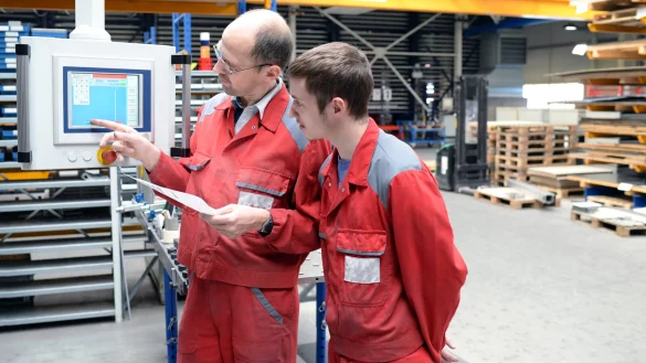 Wie gelingt es, mehr junge Leute in die Ausbildung zu bekommen? Der Kreis will eine Jugendberufsagentur gründen. - © industrieblick - stock.adobe.com