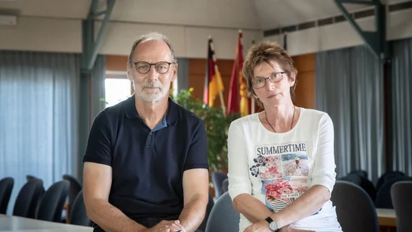 Suche nach L&ouml;sungsans&auml;tzen: Wolfgang Huppke und Maria Raschke machen sich Gedanken um die k&uuml;nftige medizinische Versorgung in Augustdorf. - &copy; Torben Gocke