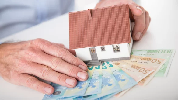 Immobilie zu Geld machen - und trotzdem weiter drin wohnen - &copy; Foto: Christin Klose/dpa-tmn