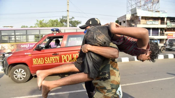 Gas aus indischer Fabrik ausgetreten - &copy; Foto: Uncredited/AP/dpa