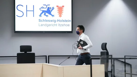 - &copy; Marcus Brandt/dpa Pool/dpa