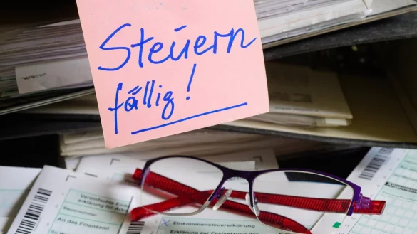 Steuererkl&auml;rung - &copy; Foto: Hans-J&uuml;rgen Wiedl/dpa