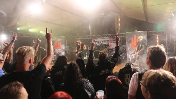 Frontmann Andre Donay wird von den Deutschrockfans gefeiert: Gerade erst hat seine Band "Artefuckt" ihr neues Album "Stigma" ver&ouml;ffentlicht. - &copy; Alina Hetland