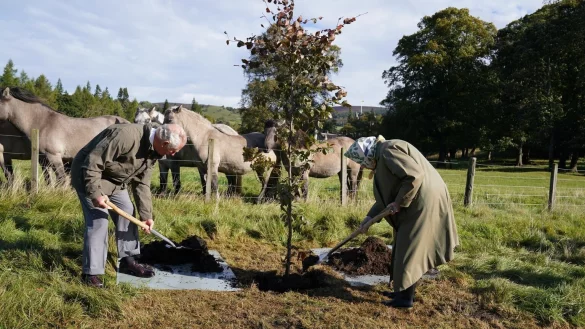 Queen und Prinz Charles - &copy; Foto: Andrew Milligan/PA Wire/dpa