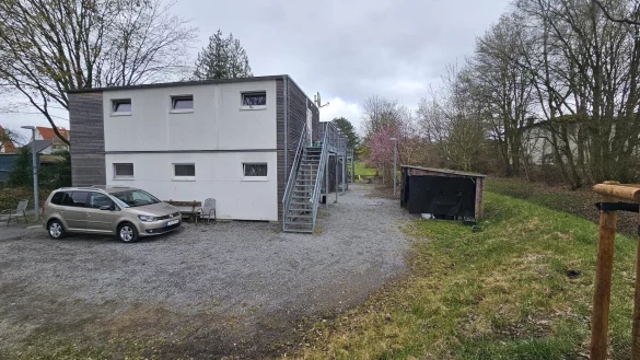 Die Wohneinheiten in Modulbauweise, wie hier in Hörste, will die Stadt Lage auch in Zukunft behalten. - © Astrid Sewing