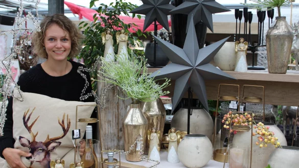 Sabrina Schr&ouml;der zeigt die Deko-Trends der Saison. Dazu geh&ouml;ren Sterne in jeder Form. - &copy; Sandra Castrup