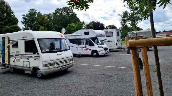 Wohnmobilisten herzlich willkommen: Im lippischen Blomberg erfahren die G&auml;ste keine r&uuml;de Behandlung. Davon kann sich der Niederl&auml;nder demn&auml;chst auch selbst &uuml;berzeugen. - &copy; Marianne Schwarzer