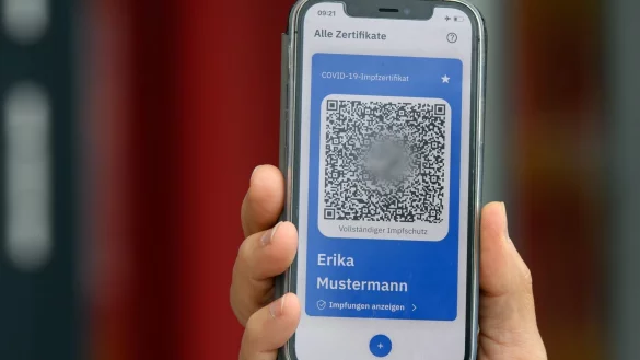 Digitaler Impfpass - &copy; Foto: Soeren Stache/dpa