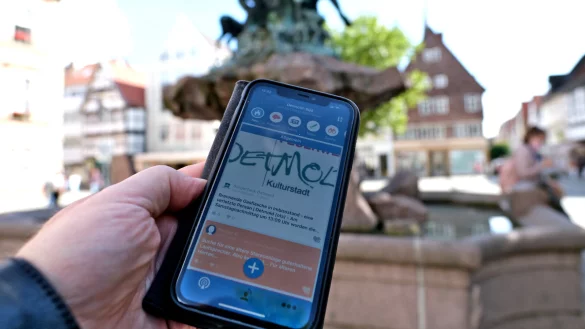 Die B&uuml;rgerfunk-App ist ein Beispiel, wie bessere digitale Vernetzung innerhalb einer Stadt funktionieren kann. In Detmold werden bis 2026 aber noch viele weitere Projekte angeschoben werden. - &copy; Sven Koch