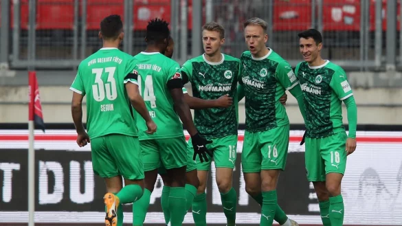 Tabellenf&uuml;hrer - &copy; Foto: Daniel Karmann/dpa