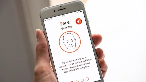 Schlaganfall-App - &copy; Foto: Catherine Waibel/dpa-tmn