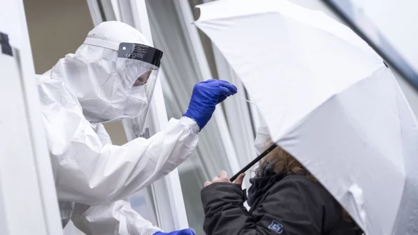 Corona-Teststation - &copy; Foto: Marius Becker/dpa