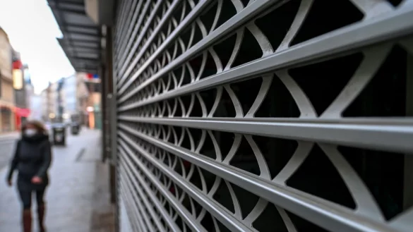 Geschlossenes Gesch&auml;ft - &copy; Foto: Hendrik Schmidt/dpa-Zentralbild/dpa