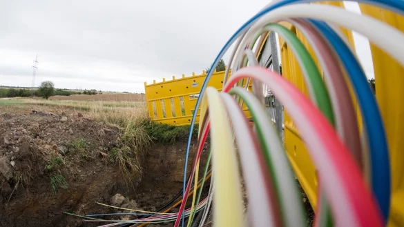 Glasfaserausbau - &copy; Foto: Julian Stratenschulte/dpa