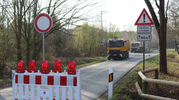 Die Bauarbeiten an der He&szlig;loher Stra&szlig;e sind gestern gestartet. Eine Vollsperrung ist unumg&auml;nglich. - &copy; Sandra Castrup